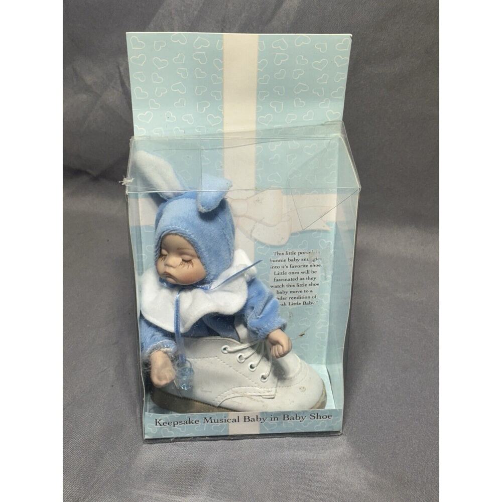 Vintage 6.5” Musical Baby In Shoe “Hush Little Baby” Stephen’s Enterprises Boy